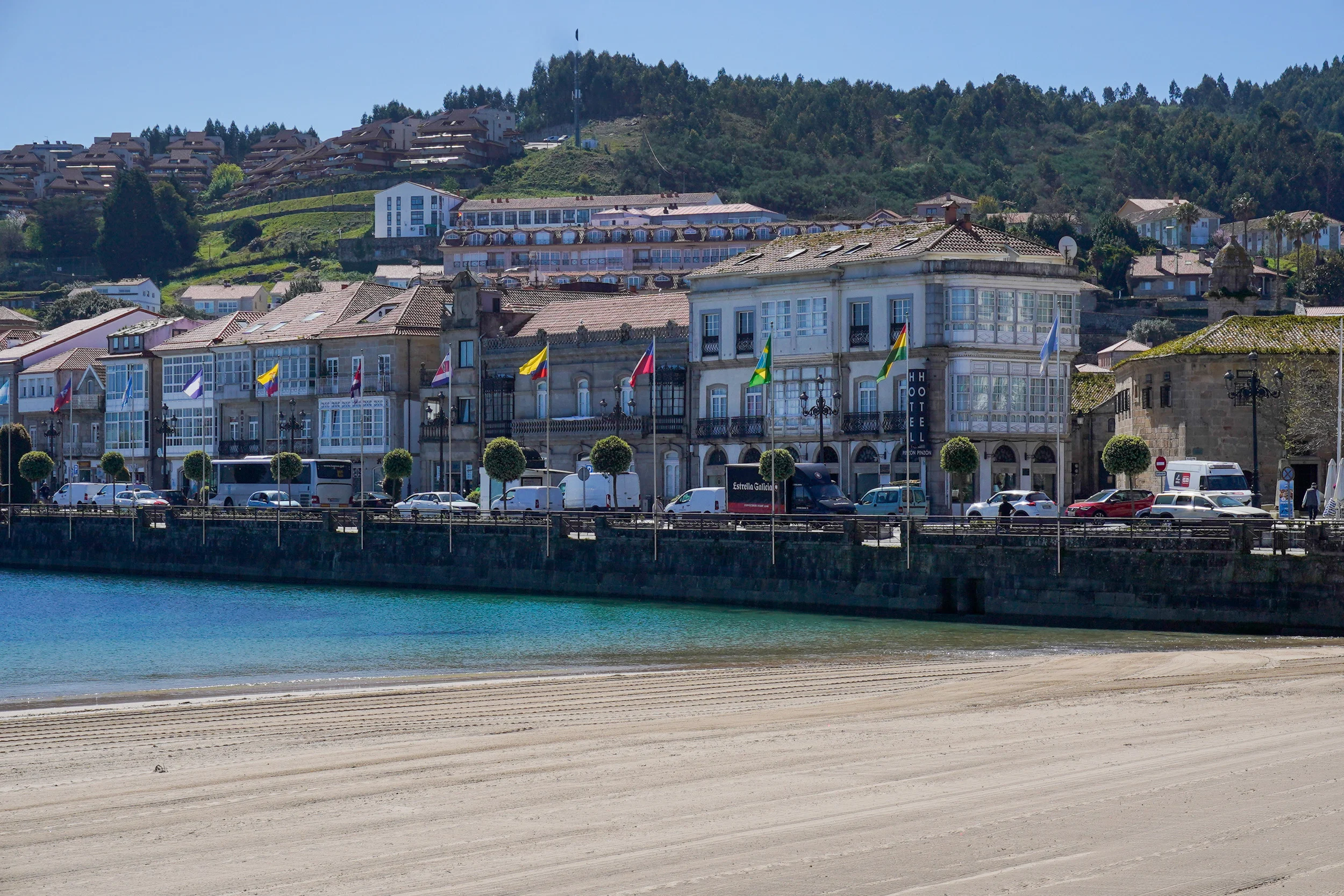 Cómo llegar a Baiona: coche, bus, autocaravana y avión