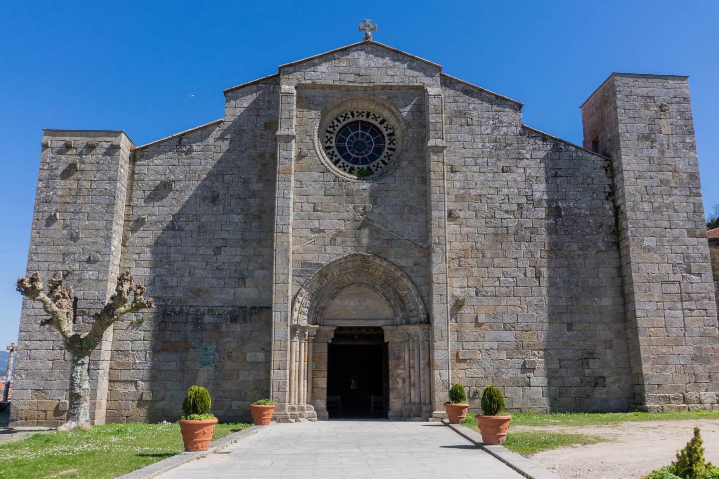 Fortaleza de Monterreal, Baiona — murallas medievales sobre el Atlántico