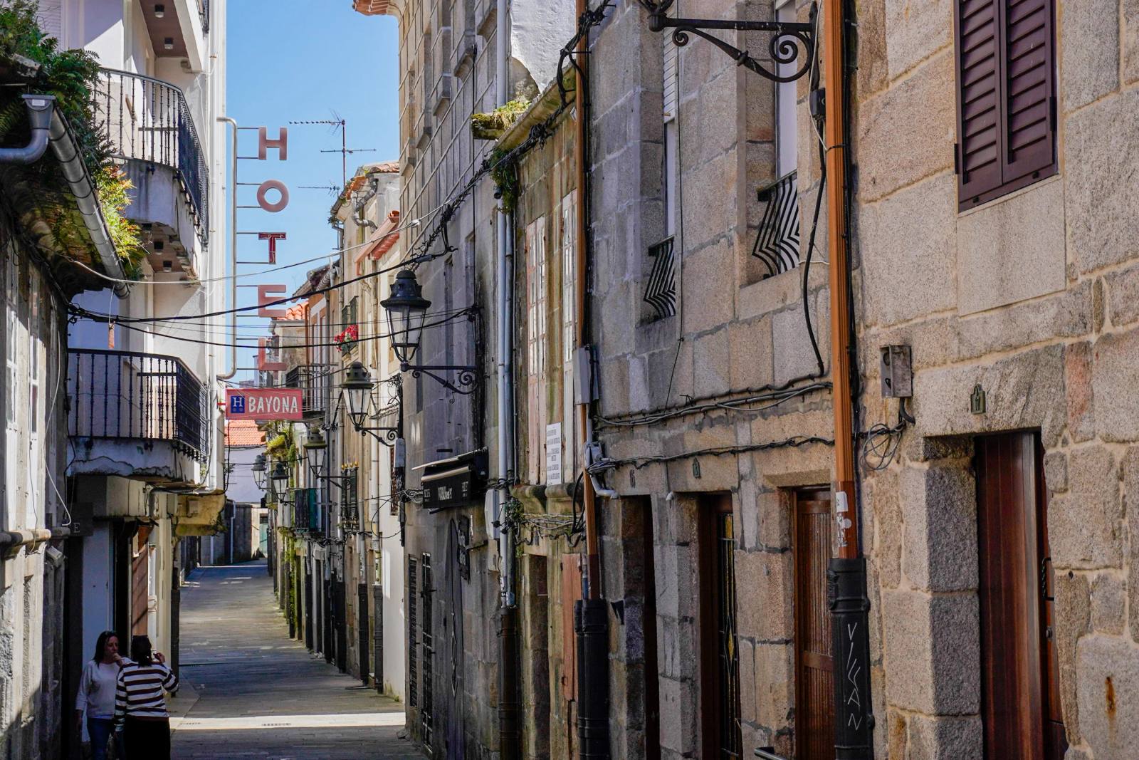 Restaurantes, hoteles y negocios locales en Baiona, Galicia — Rías Baixas