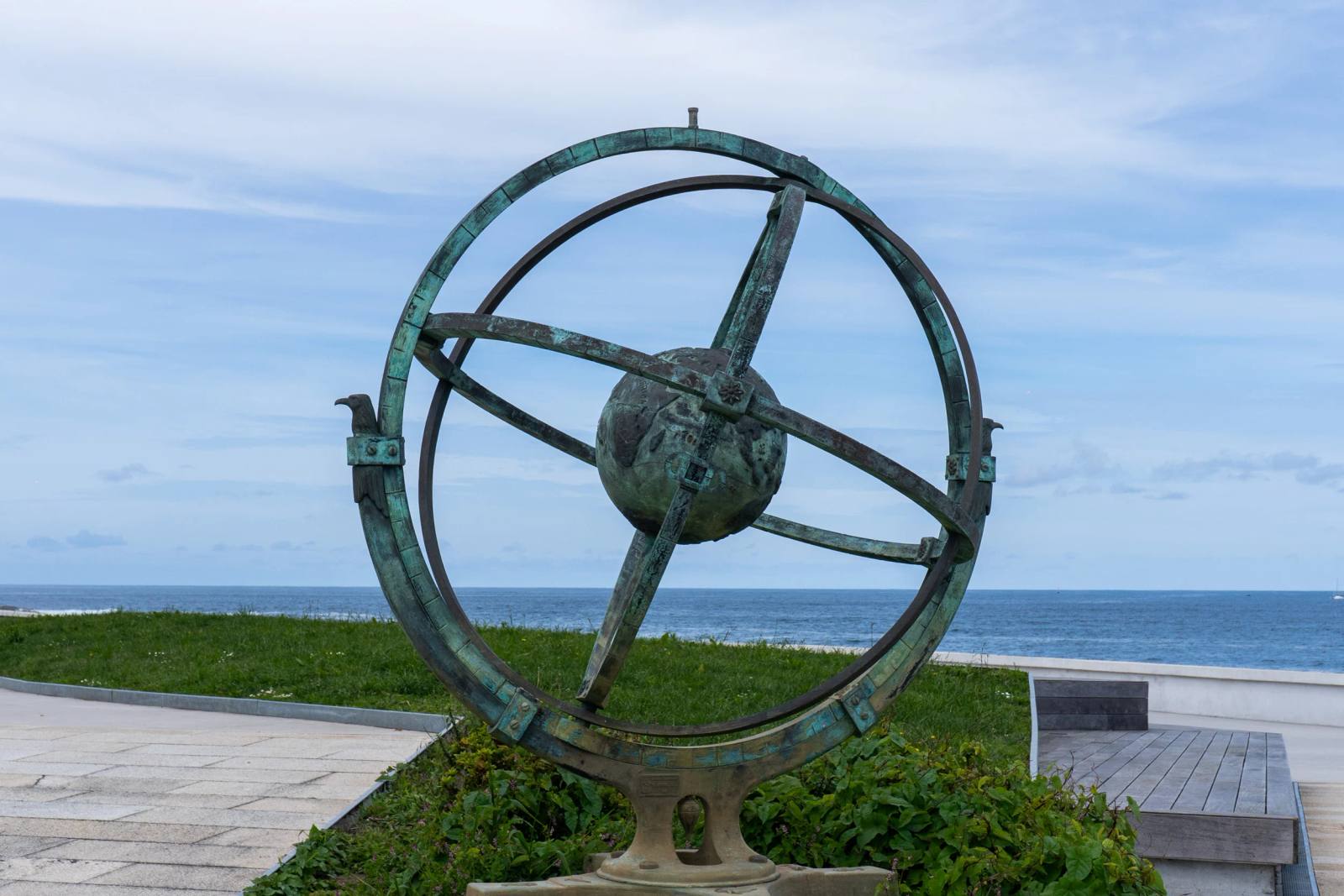 Monumento a Diego Carmona y Vasco Gallego — Baiona, Galicia