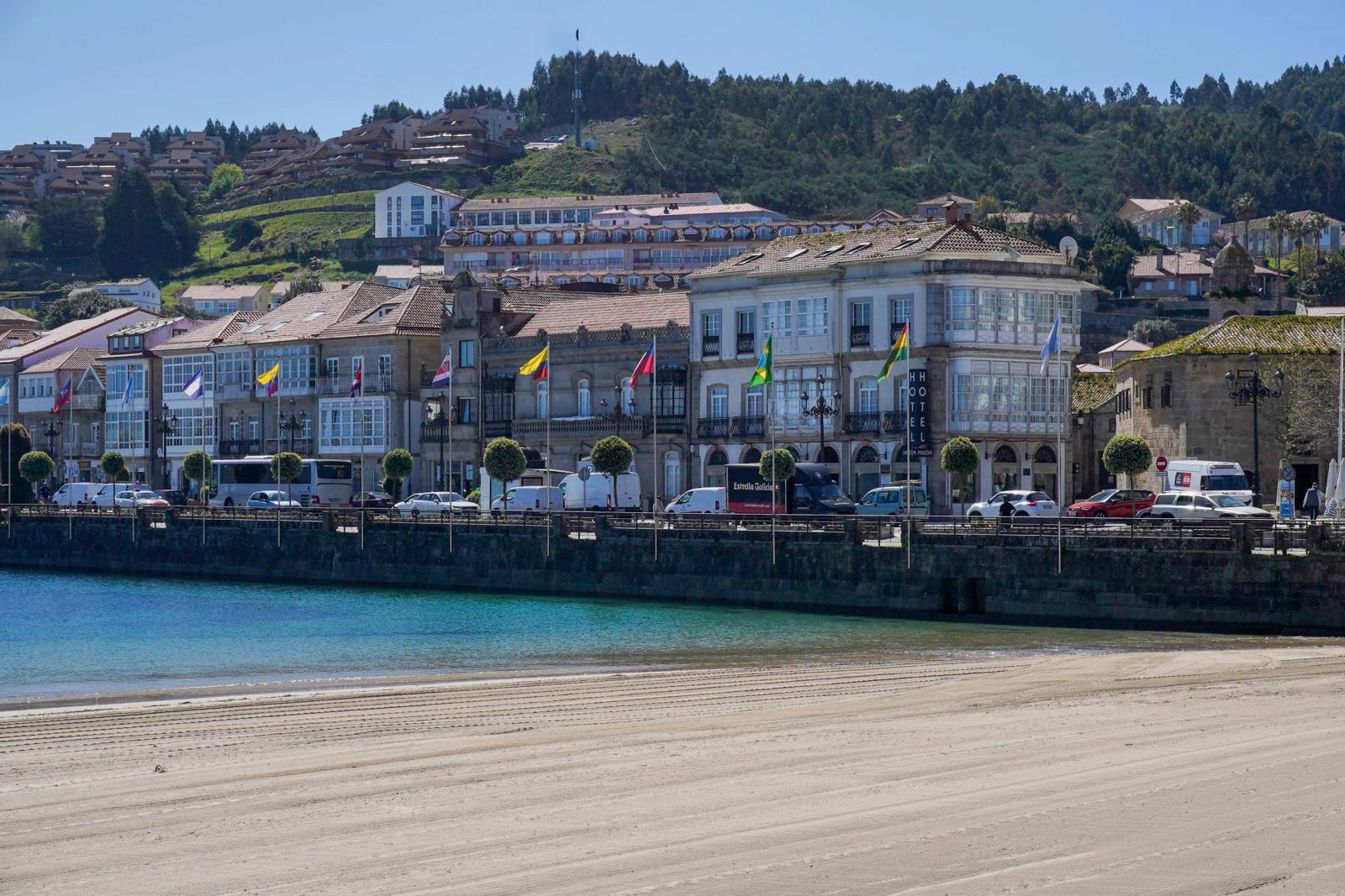 Cómo llegar a Baiona: coche, bus, autocaravana y avión