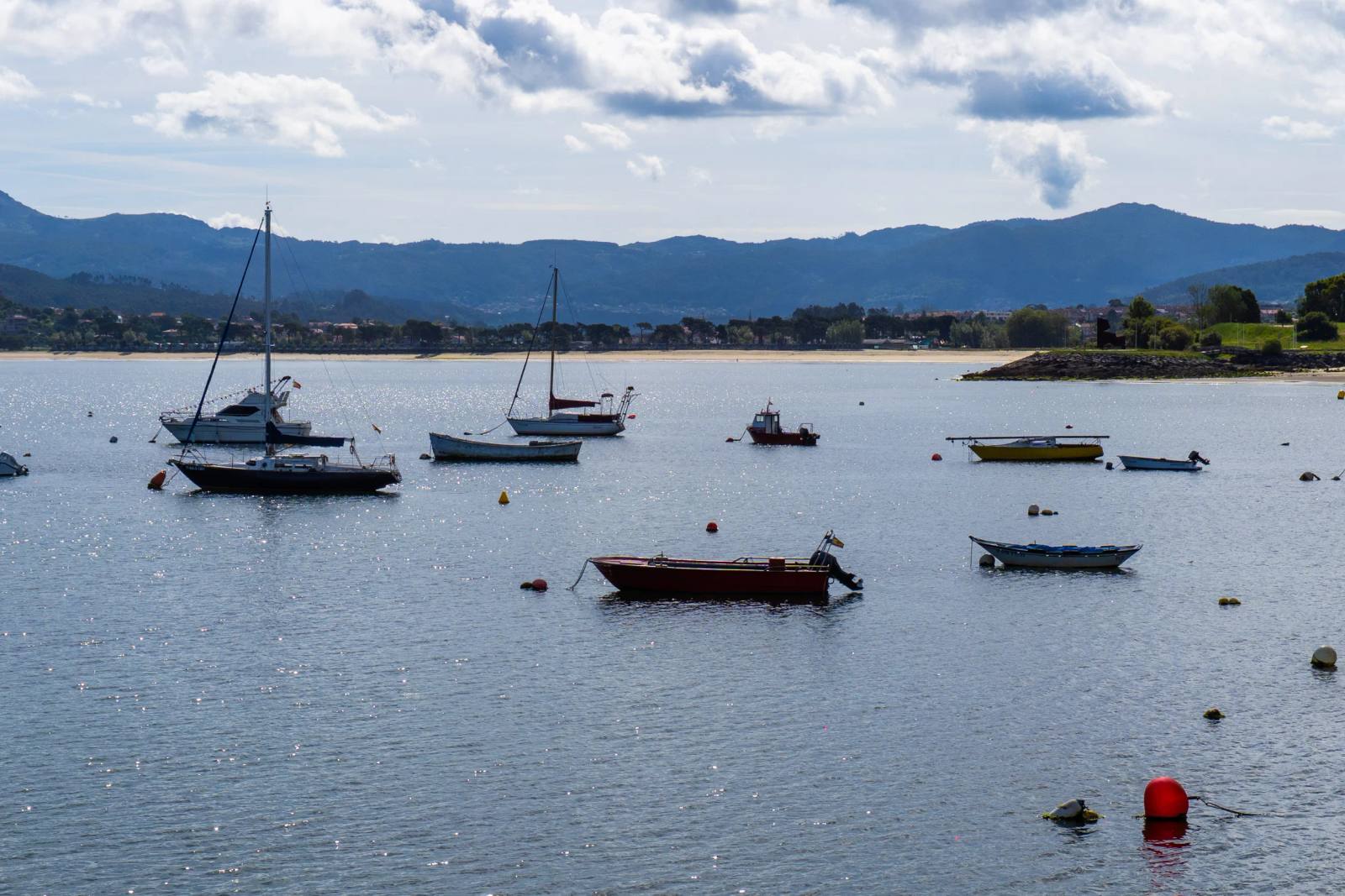Alquiler de barcos en Baiona: con patrón, sin patrón y precios orientativos