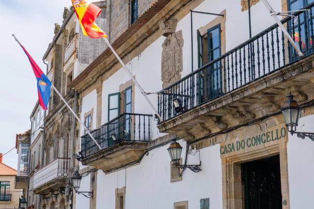 Policía Local y teléfonos de emergencia en Baiona: cuándo llamar y a quién acudir